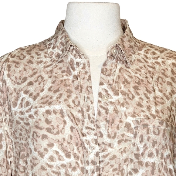 BEACH Lunch Lounge Flowy Coastal Tan Animal Print Blouse Size Large - Picture 3 of 16